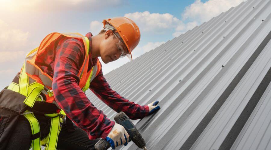 Professional gutter cleaning in Fleetwood, PA